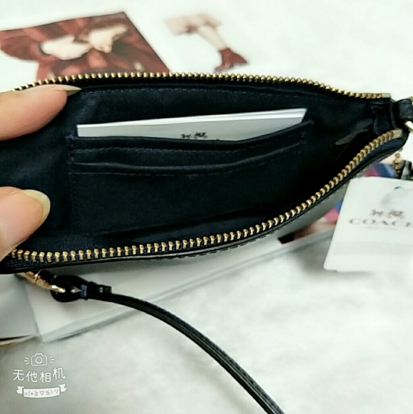 Coach Corner Zip PVC Leather Wristlet in Navy NWT - Picture 5 of 6